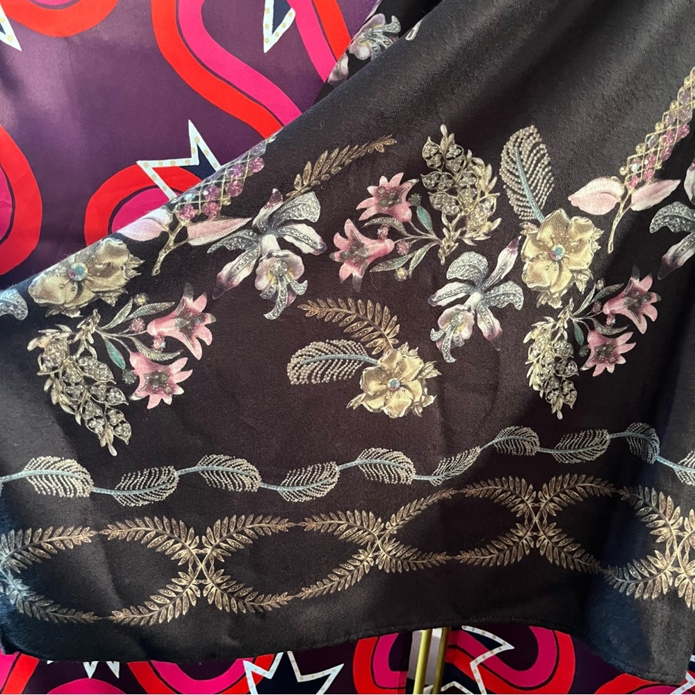Ted Baker Soft Floral Cape Shawl Flowers Black Patterned Printed Kimono Poncho - Picture 12 of 14